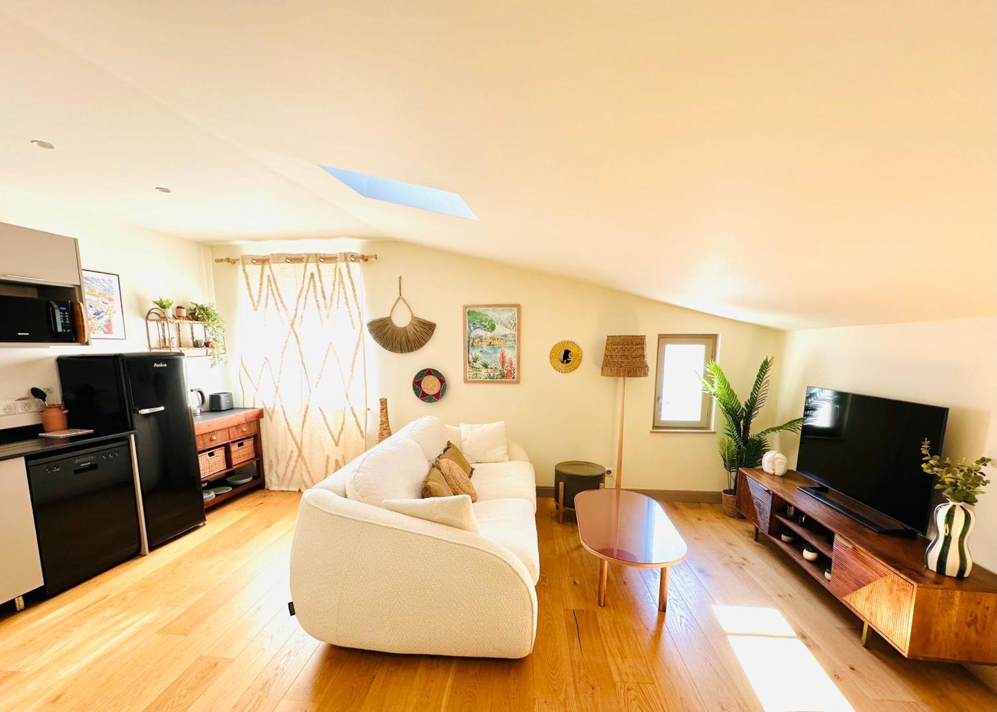 Magnifique 2 Pieces 45m2 Au Coeur Du Vieil * Antibes